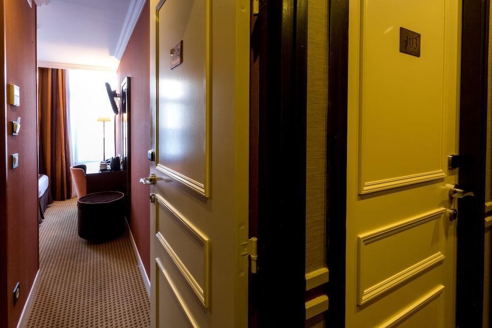 Hotel 85 Saint Honore Париж Екстериор снимка
